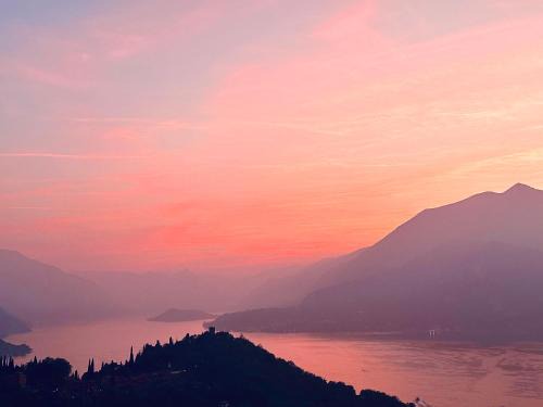 Perledo House | Le Palm House has two bedrooms with the breathtaking view over lake Como