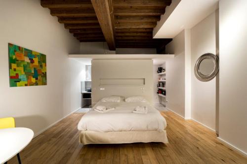 Old Lyon Apartment | Le Petit Change - Studio tout équipé en Lyon AIL