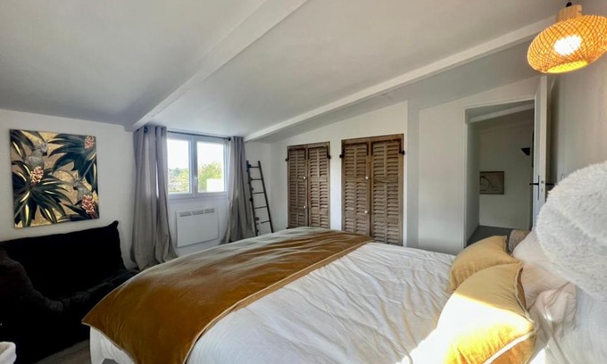 Aix-en-Provence Villa | Le petit Robinson