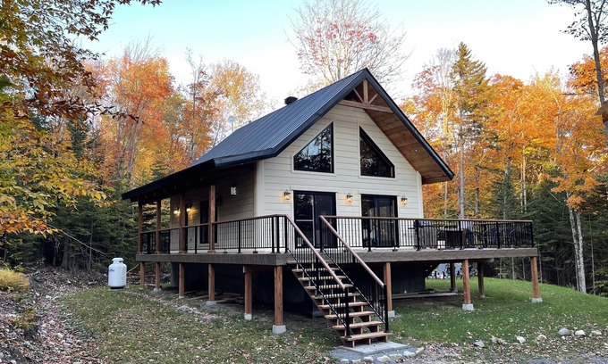 Entrelacs Ski Chalet | Le P’tit Rustique - Cozy Chalet (5-min walk to dock)