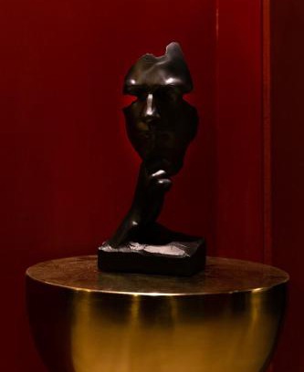 Les Gondoles Apartment | le rouge love room
