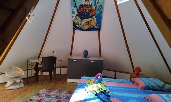 Pointe-Noire Ski Chalet | Le Tipi du Domaine du Manial