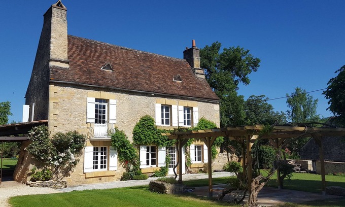 Saint-Cyprien House | Le Vieux Logis, in the heart of a charming hamlet
