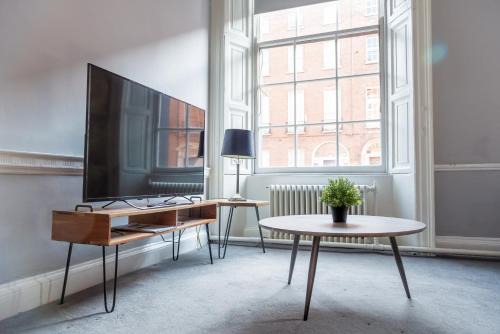 City Centre Dublin Apartment | Leevin Studios