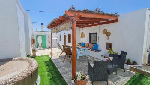 South Rhodes House | Lefko House
