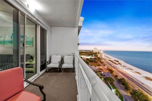 Gulfport House | Legacy Tower Two 1304