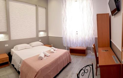 Rione XVIII Castro Pretorio Hostel | Legends