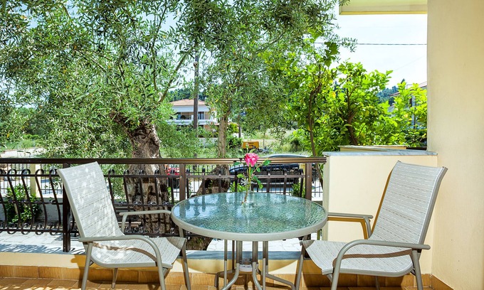 Pefkochori House | Lemon Garden Villa