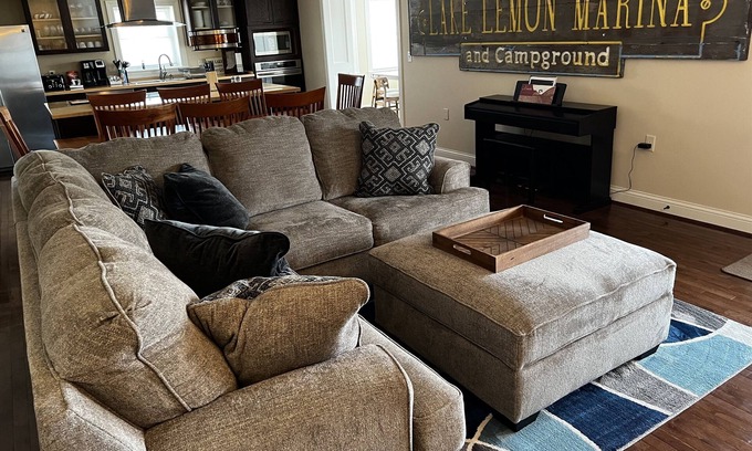 Unionville Cabin | LemonLife Luxury Lodge w/Lake View & Access, Boat Avail.