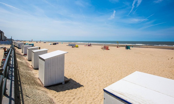 Koksijde-Bad Apartment | Les 4 Mouettes 402 located in the center