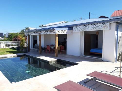 Petite-Ile House | Les fleurs de jade