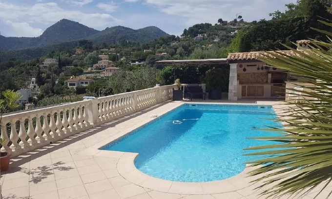 Saint-Andre-de-la-Roche Apartment | Les Oliviers