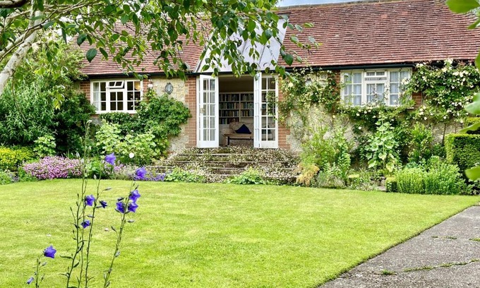 Pulborough House | Library Cottage by inspirestays-com