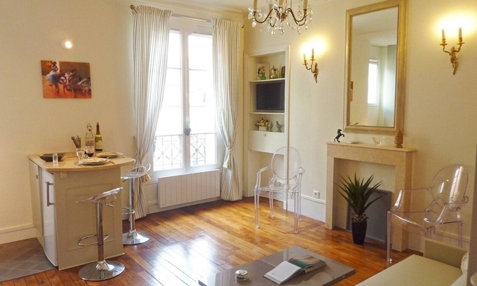 Marais Apartment | ❤️ Light & Calm Studio Apt Central Marais-Paris next to Sorbonne