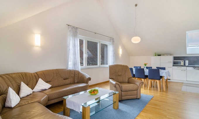 Ueberlingen Apartment | Light-Flooded Holiday Apartment “Haus Buche” close to Lake Constance with Wi-Fi, Balcony & Garden; Parking Available