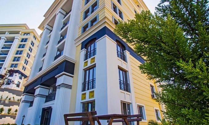 Trabzon Apartment | LIL'A GRANDE DELUXE HOTEL & by alamoudı