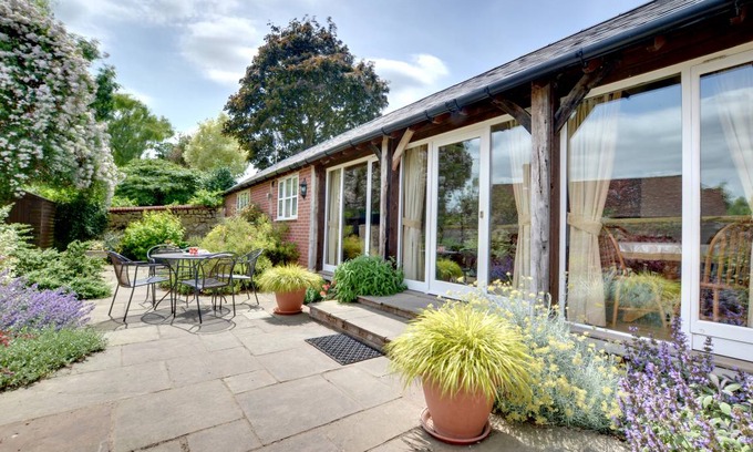 Nettlestead Cottage | Lime Trees