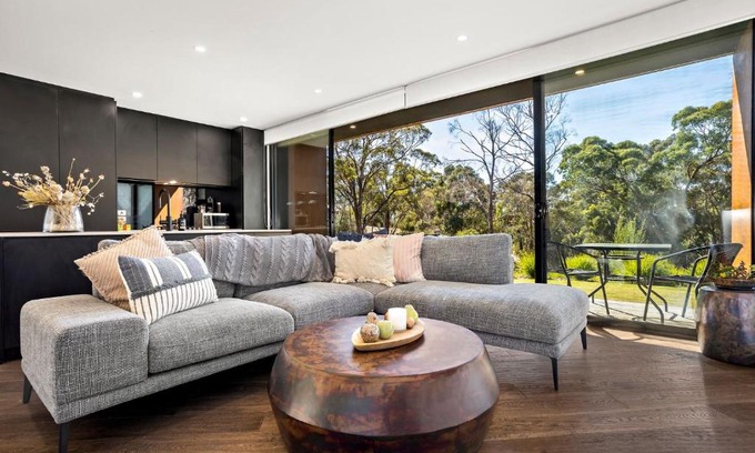 Hepburn Springs House | Lithic 2 - lovely bush views