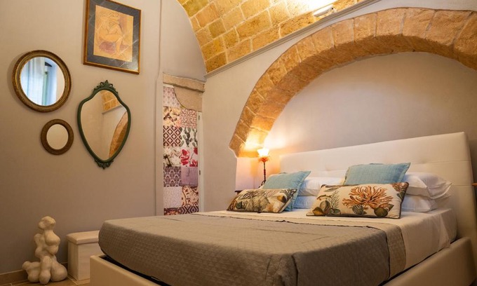 Santa Maria Bed & Breakfast | LITHOS guest room