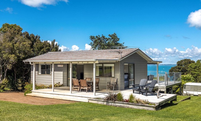 Oneroa House | Little O Bach at Little Oneroa, Waiheke Island