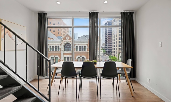 Downtown Austin Apartment | Littlefield Lofts, hosted by Placemakr - 6th Street