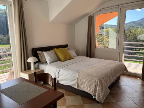 Zelenika Apartment | Livade 15