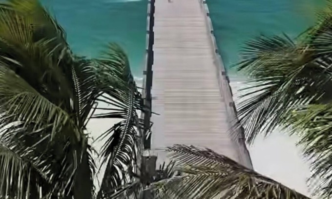 Venice Condo | Live the Island Life 0.7 mi to the beach, 2 bed 2 bath condo in Venice Florida!
