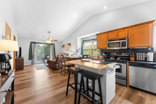 Indian Point Apartment | Lizzy's Landing