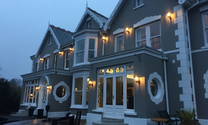Llanelli Hotel | Llwyn Country House