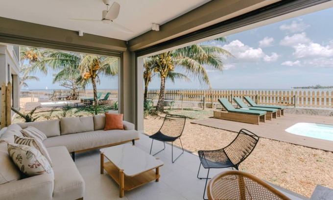 Wolmar Apartment | Located directly on the beach in Tamarin with private garden and swimming pool.