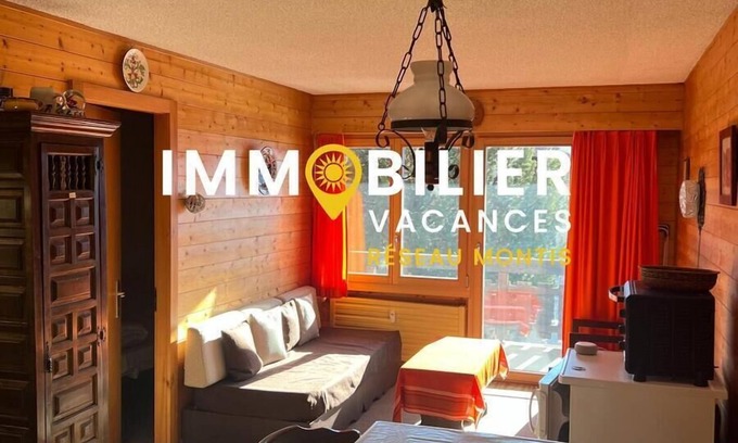 Chandolin Apartment | Located in the heart of Chandolin, one of Europe's highest villages, the apartment is ideal for 1 co