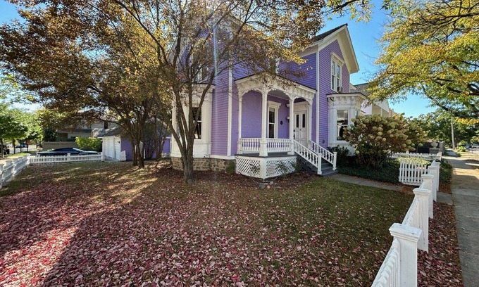 Birmingham Apartment | LOCATION! LOCATION! LOCATION!nWelcome to The Purple House!