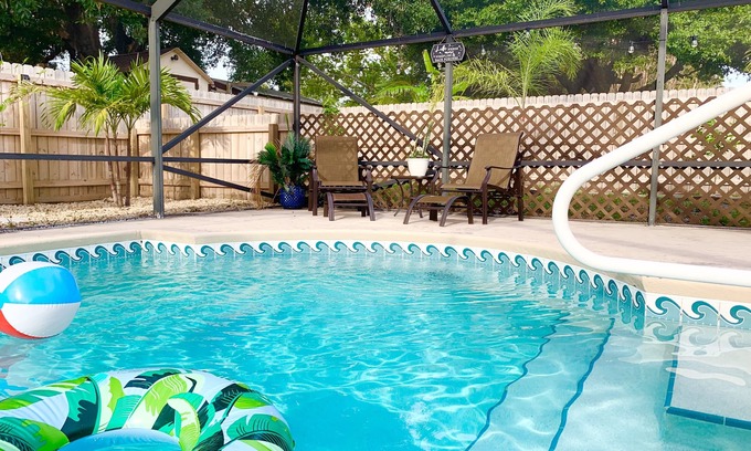 Tropic House | LOCATION, LOCATION, LOCATION!