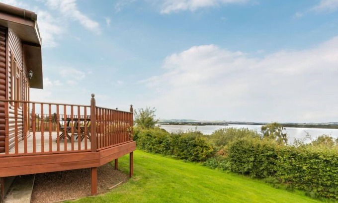 Kinross House | Loch Side Lodge 5 by Interhome