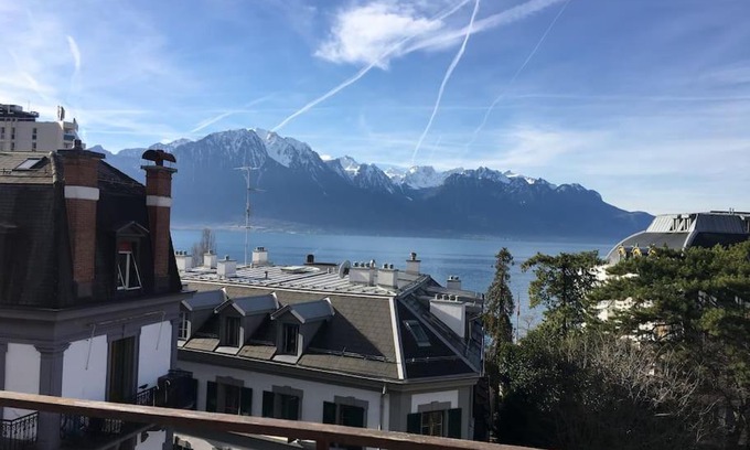 Montreux City Centre Apartment | Loft with rooftop, stunning view of the lake!