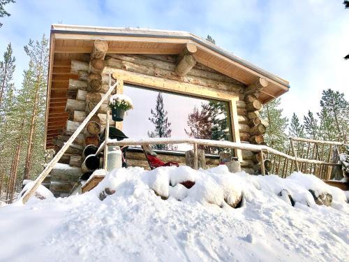 Rovaniemi House | Log Cabin with Private Sauna and Hot Tub by Invisible Forest Lodge & Spa