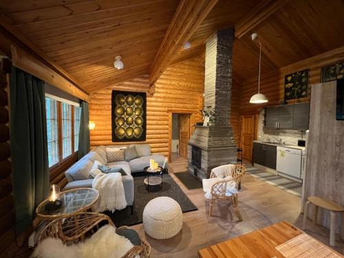 Yllasjarvi Ski Chalet | Log Chalet, in Ylläs woods, 400m to restaurants