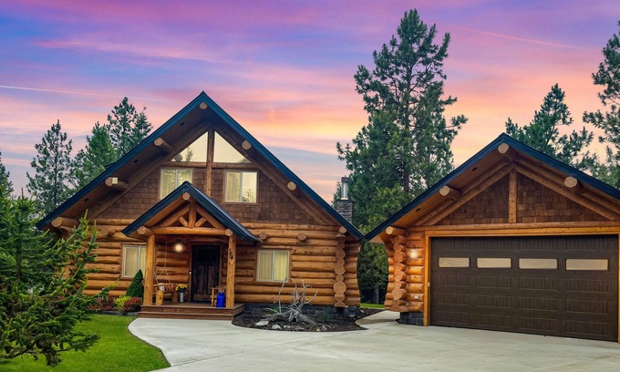 Rexford House | LOG HOME new built- 4bds-3 levels-golf nearby