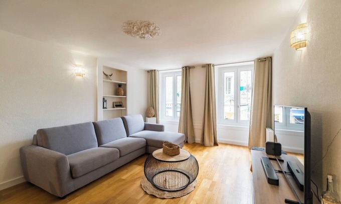 Guingamp Apartment | Logement de charme au centre de Guingamp,pour 8