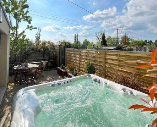 Le Thor Apartment | Logement entier avec jacuzzi en provence