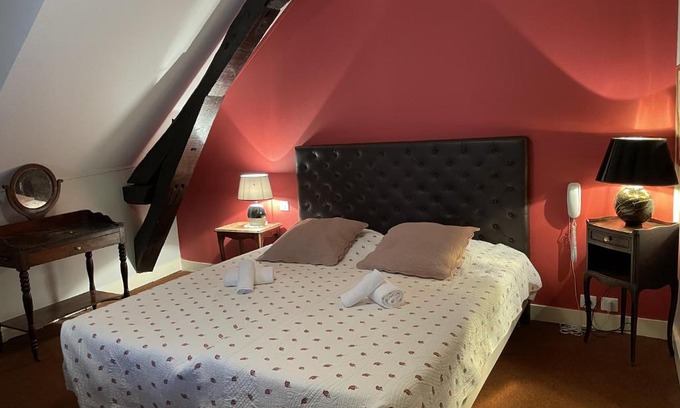 Uzerche Hotel | Logis Hôtel Teyssier