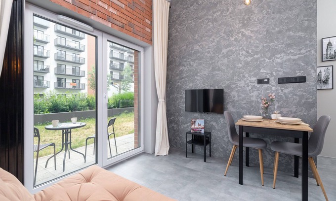 Podgorze Apartment | Lokum Salsa Apartment Cracow by Renters