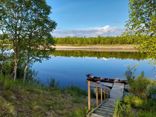 Utsjoki House | Lomakeskus Napakettu