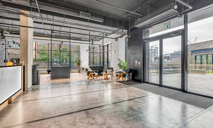 St. Pancras and Somers Town Apartment | London Serenity in London