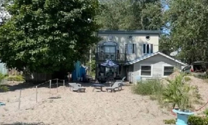 Long Point Cottage | Long Point - The Tiki Hut , Steps to Beach