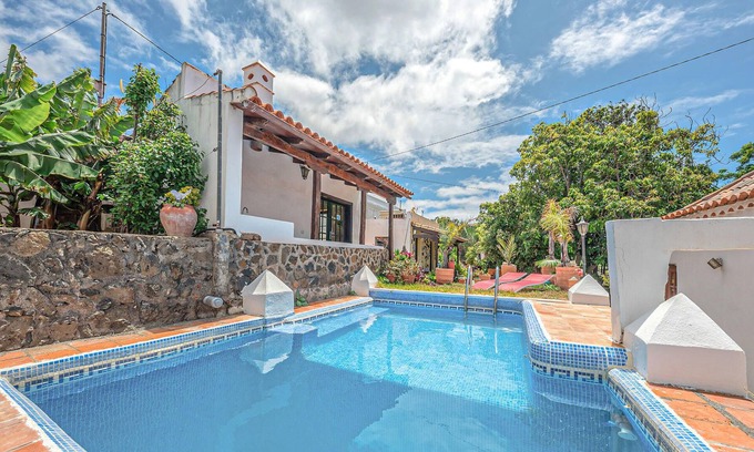 Valle de Guerra Apartment | Look forward to a wonderful vacation in this cozy vacation apartment.