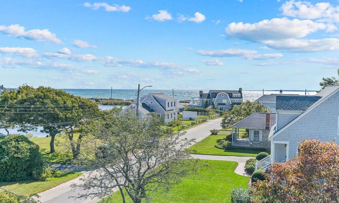 Falmouth Heights House | Lookout Point | Gorgeous 3 BDR Cape Cod Home Steps from Beach!