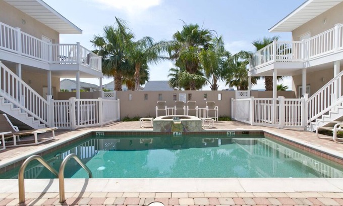 South Padre Island Condo | Los Cabos III Condominiums by Cheap Getaway