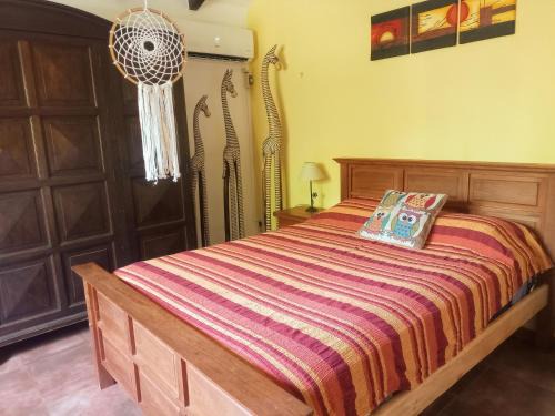 Cosquin House | Los Pinos B&B - Habitación en casa de familia