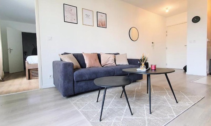 Chessy Apartment | LOTUS- 4 min de Walt Disney-Arrivée autonome-Parking et Wifi gratuit-Proche de toutes commodités 5Min de la vallée village